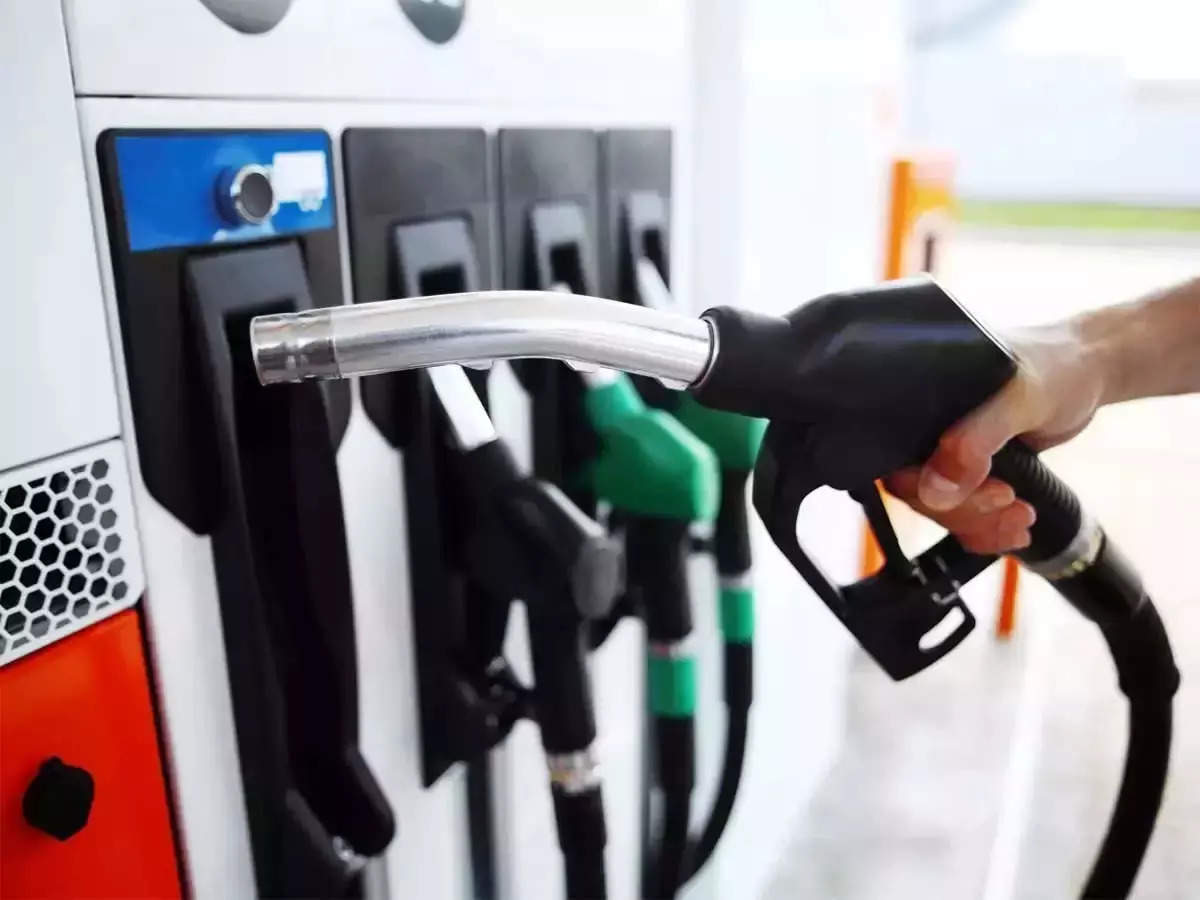 पेट्रोल-डीजल के दाम में भारी गिरावट, जानिएं लेटेस्ट रेट | Petrol Diesel Price Today,