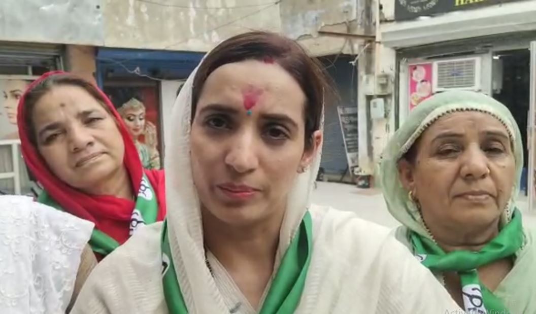 Khabar Hindi : सड़कों पर उतरी इनेलो उम्मीदवार मोनिका कपूर राठी, वोट की अपील,