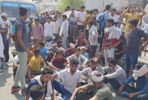 Haryana Khabar : अग्निपथ योजना के खिलाफ सडक़ों पर उतरे युवा, रोड जाम किया,