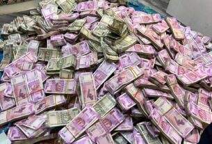 West Bengal News: पार्थ चटर्जी की करीबी के एक और ठिकाने से मिले करोड़ों रुपये,