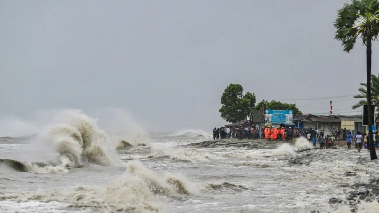 Remal Cyclone: ​​One dead, many injured due to heavy rain in Assam, Imd, cyclone remal, heavy rain in northeast, weather status in northeast states, weather news in northeast india, Remal Cyclone, #RemalCyclone, #IMD, #cyclone, #heavyrain, #weather, #WeatherUpdate, #rain, #heat-youtube-facebook-twitter-google-totaltv live, total news in hindi