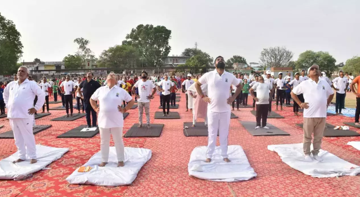 Ambala: Rehearsals begin for 'International Yoga Day', PM Modi will also participate in the program. Ambala News, Ambala News Today, Ambala News in Hindi, Rehearsal for International Yoga Day,#haryana, #ambala, #InternationalYogaDay, #NarendraModi, #programmer-youtube-facebook-twitter-amazon-google-totaltv news in hindi-haryana news in hindi