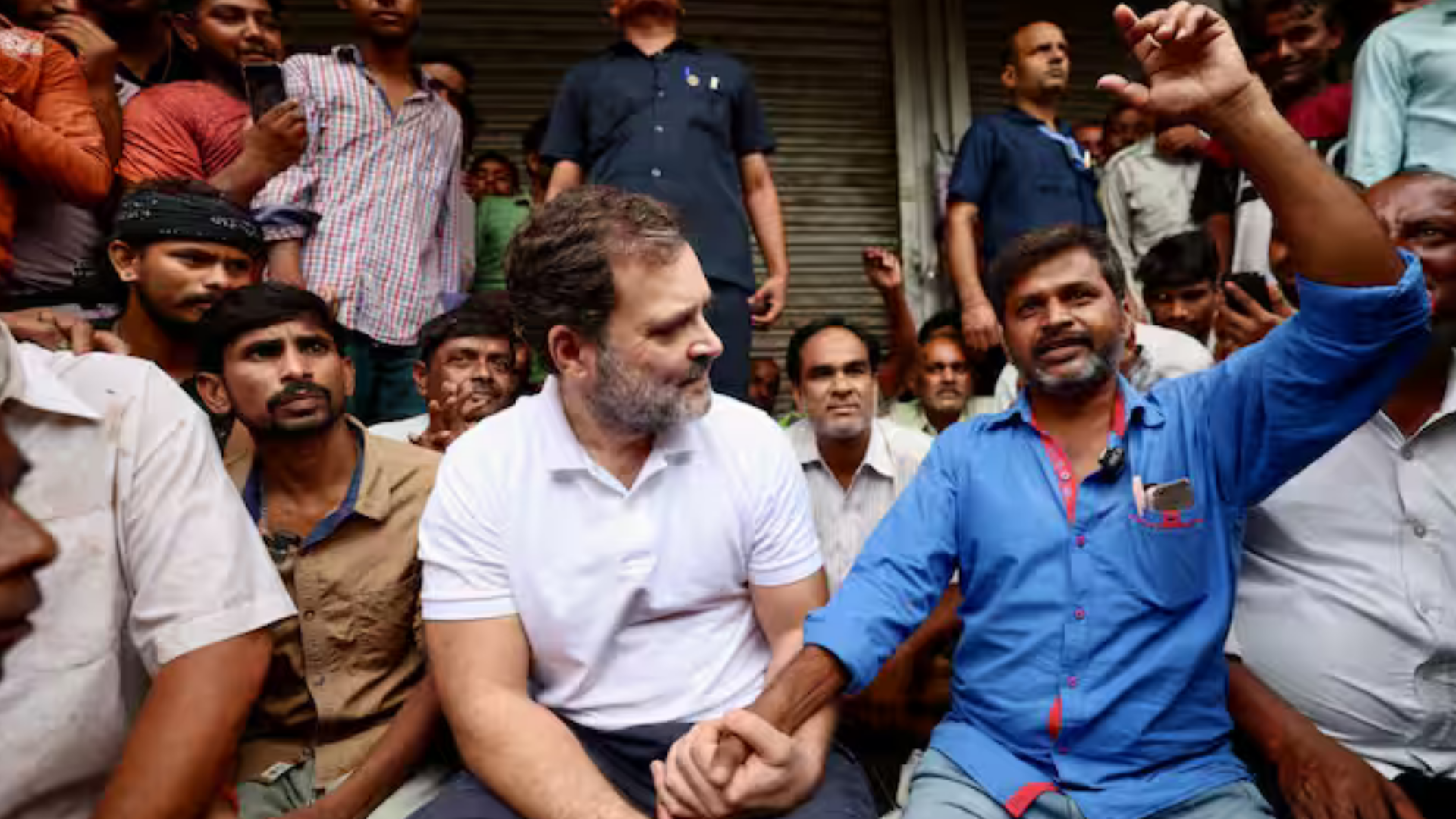 Rahul Gandhi Meets Labourers: