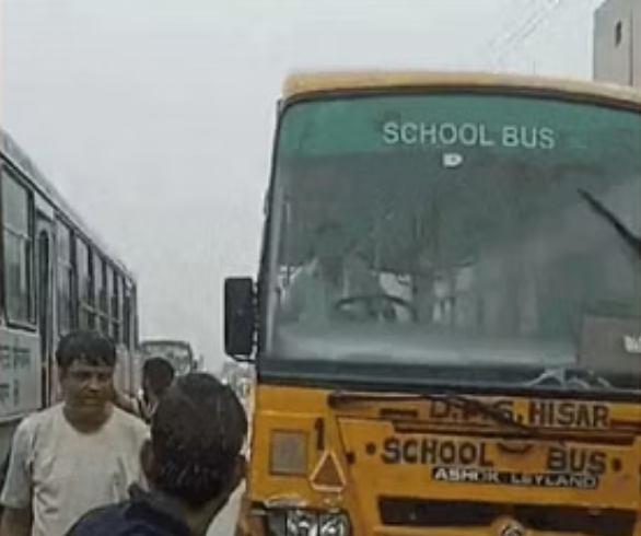 Haryana: The driver was driving the school bus drunk, the bus hit several vehicles, then...Dps school bus accident, bus collides with several vehicles, accident in hisar, haryana crime, crime news, haryana police, haryana crime rate, haryana police fir, haryana police news, haryana crime news, Hisar News in Hindi, Latest Hisar News in Hindi, Hisar Hindi Samachar, #hisar, #hisarnews, #hisarharyana, #haryana, #HaryanaNews, #accident, #accidentnews, #schoolbus, #RoadAccident, #DPS, #haryanapolice-youtube-facebook-twitter-amazon-google-totaltv live, total news in hindi